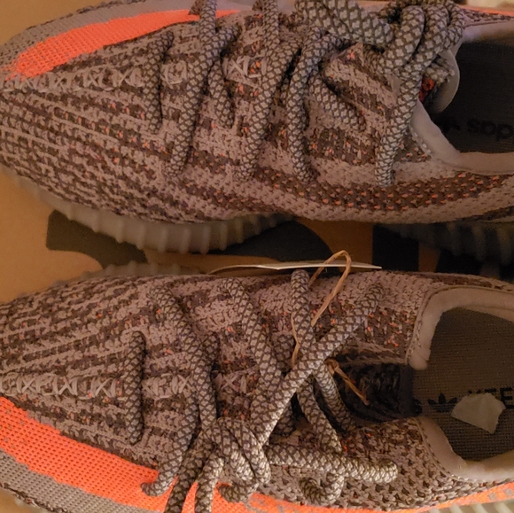 Brand new YEEZY Boost v2 350 "Beluga Reflective" size 6.5 men's/ 7 women - Picture 3 of 5